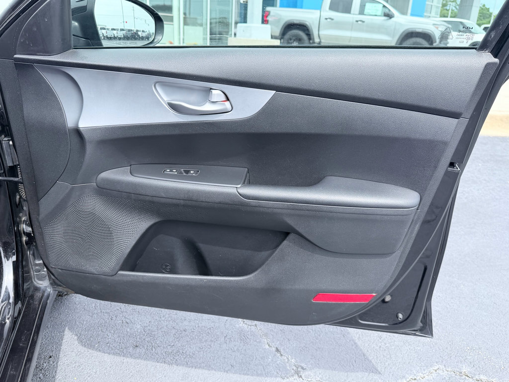 Used 2023 Kia Forte LXS w/ LXS Technology Package FWD image 26