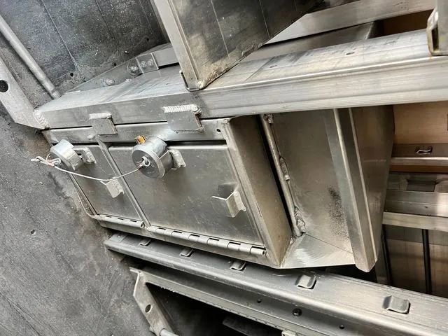 Used 2016 Chevrolet Express 4500 image 38