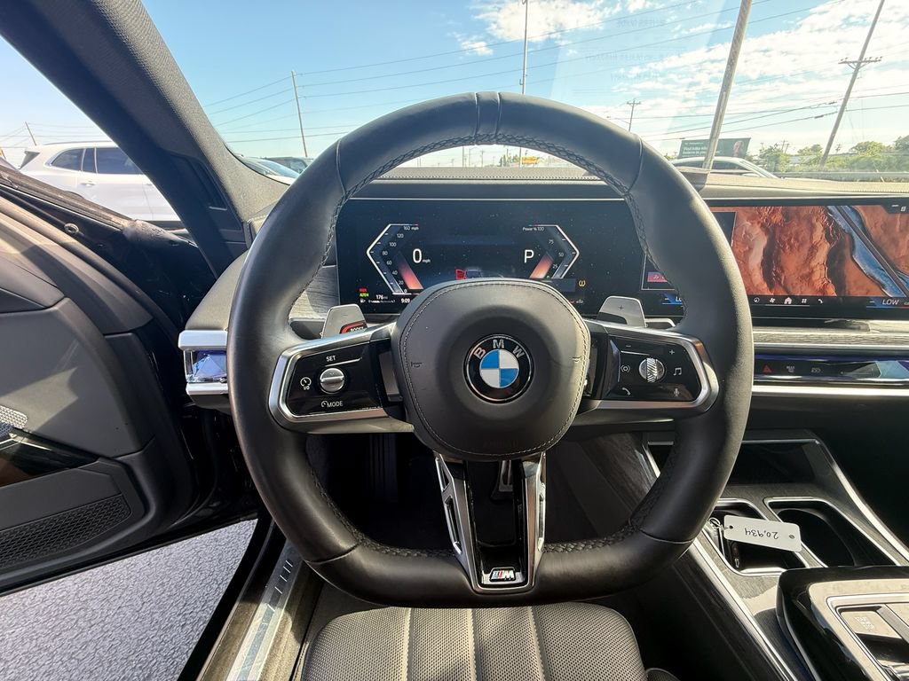 Used 2025 BMW 740i xDrive AWD/4WD image 16