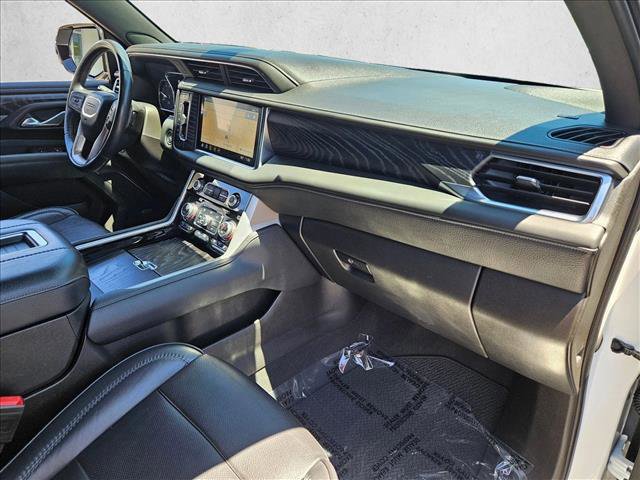 Used 2021 GMC Yukon Denali w/ Denali Premium Package AWD/4WD image 25