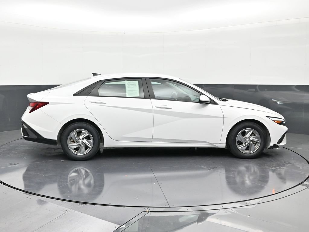 Used 2024 Hyundai Elantra SE image 6