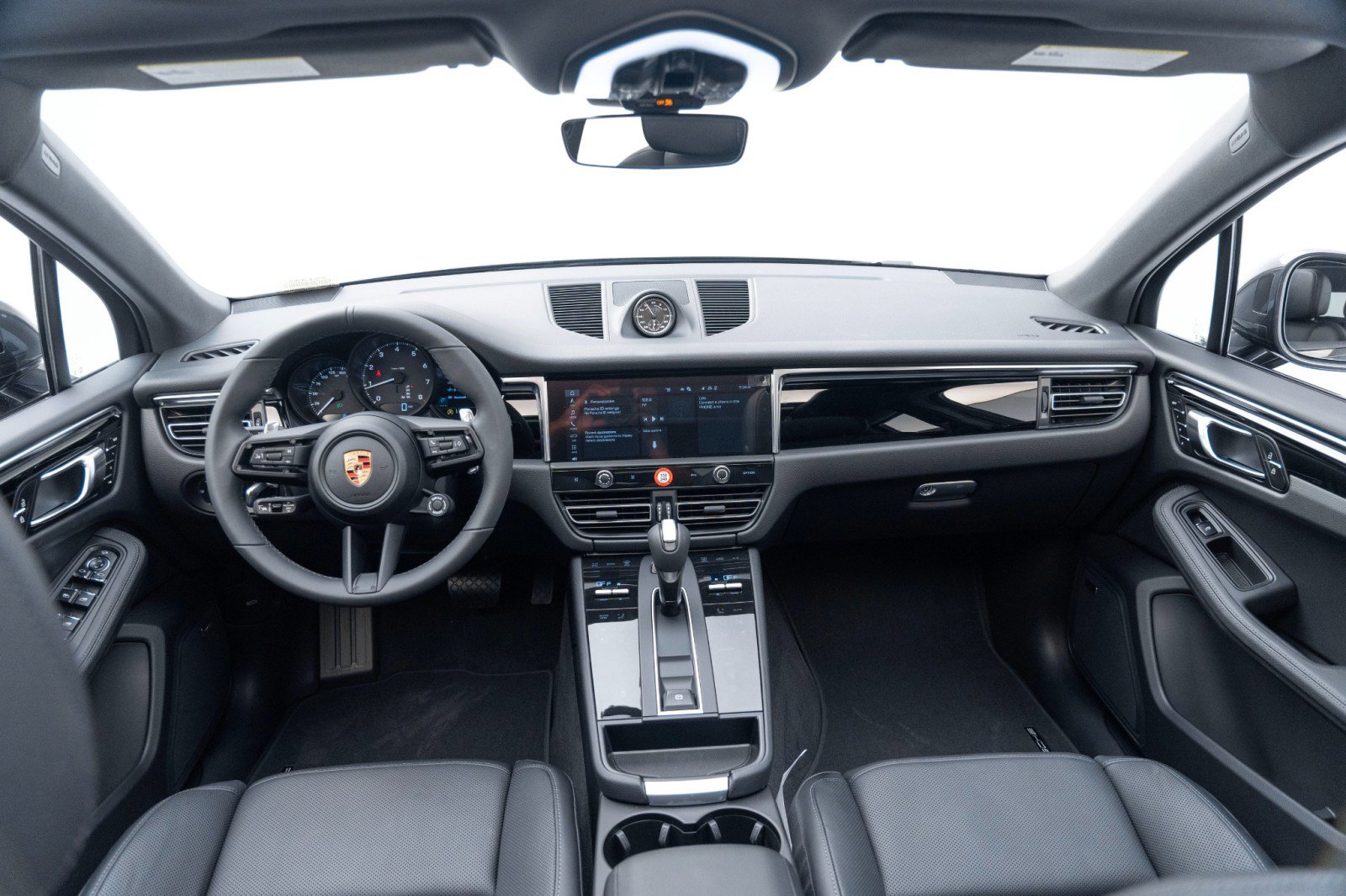 New 2025 Porsche Macan image 17