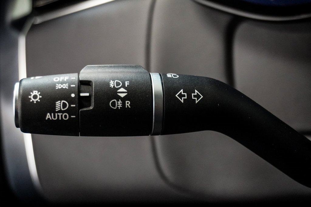 Used 2023 Land Rover Range Rover SE image 36