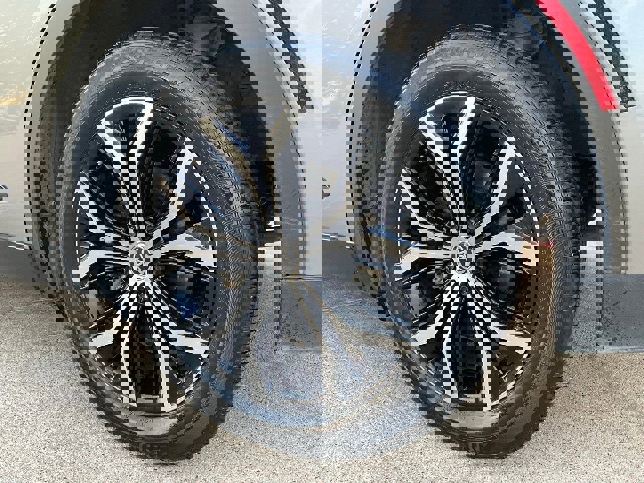 Used 2025 Toyota Crown XLE image 9