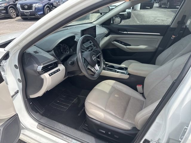 Used 2024 Nissan Altima 2.5 SL FWD image 25