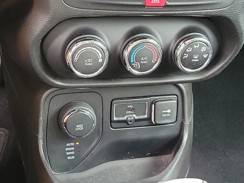 Used 2017 Jeep Renegade Sport w/ Power & Air Group image 16