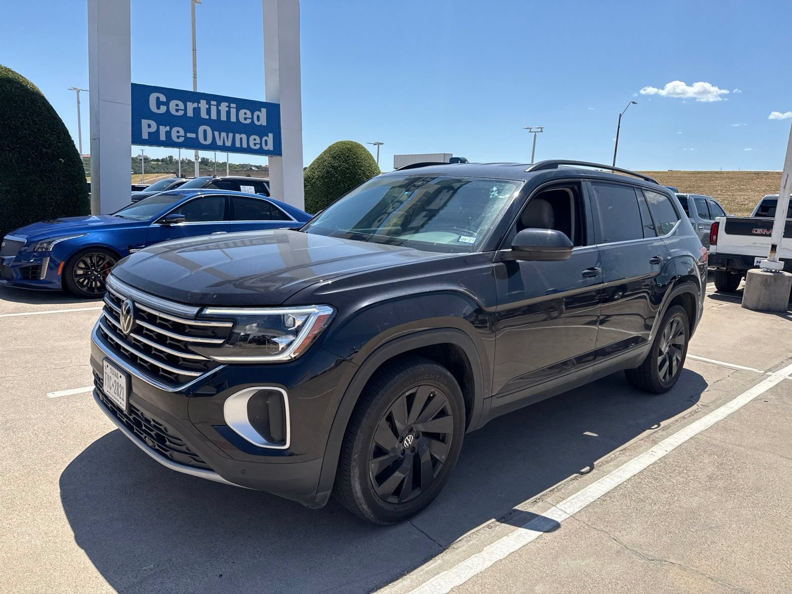 Used 2024 Volkswagen Atlas SE FWD image 1