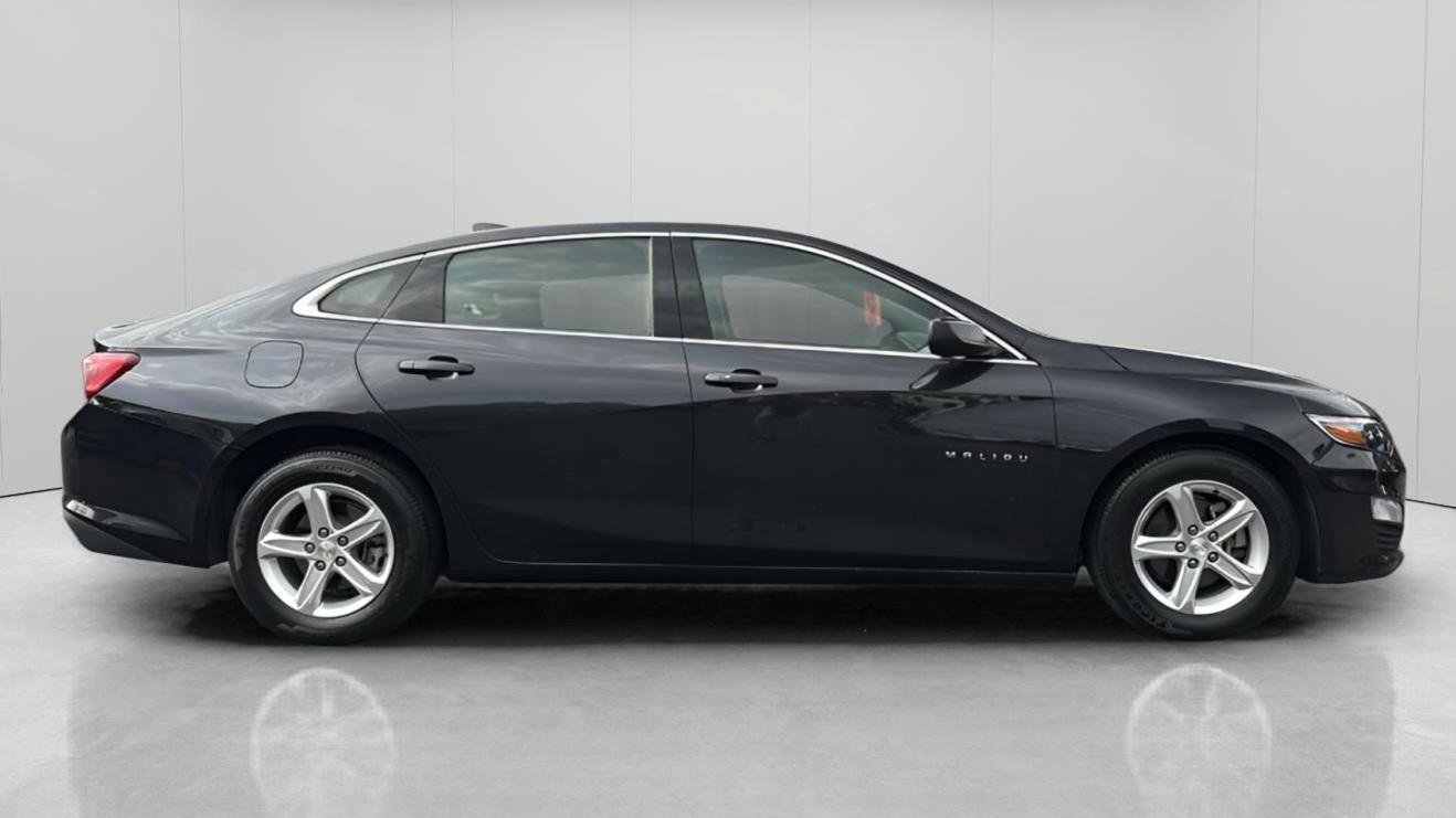 Used 2023 Chevrolet Malibu LT image 3