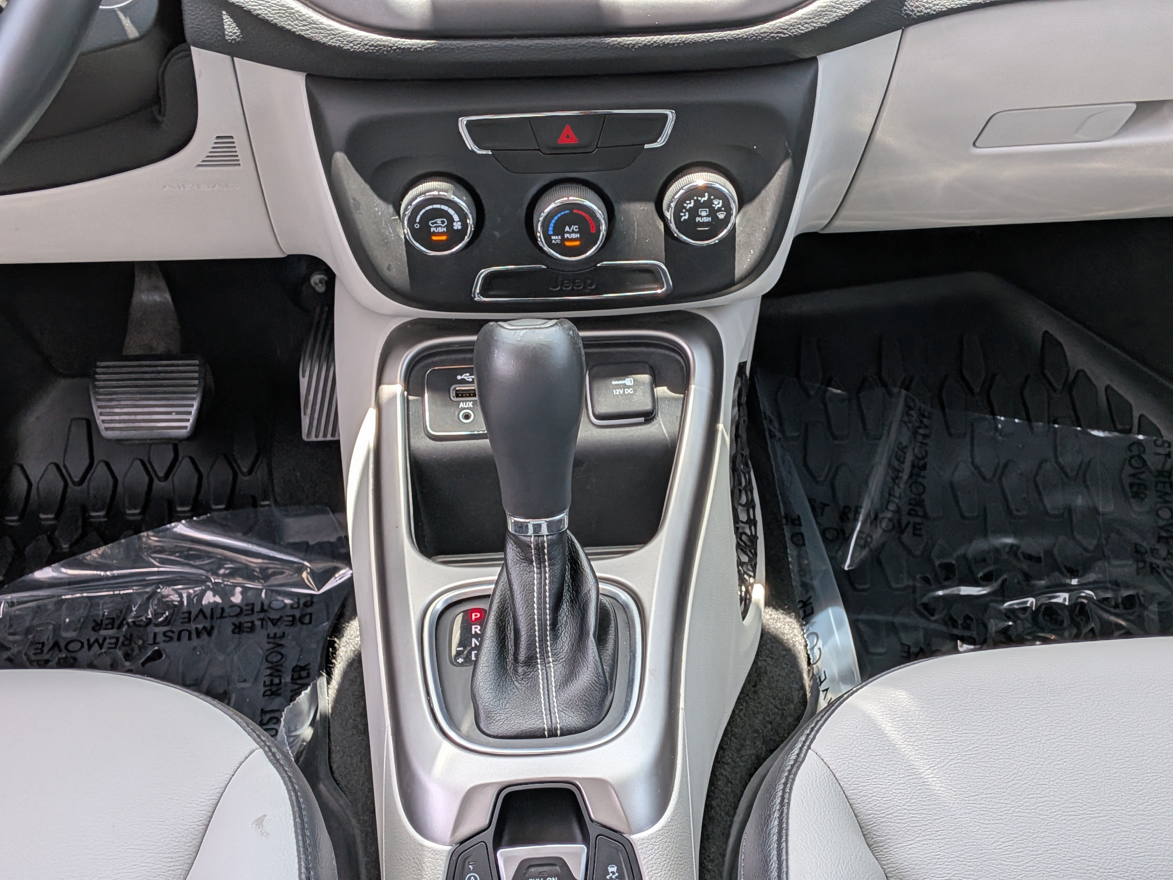Used 2018 Jeep Compass Latitude FWD image 20
