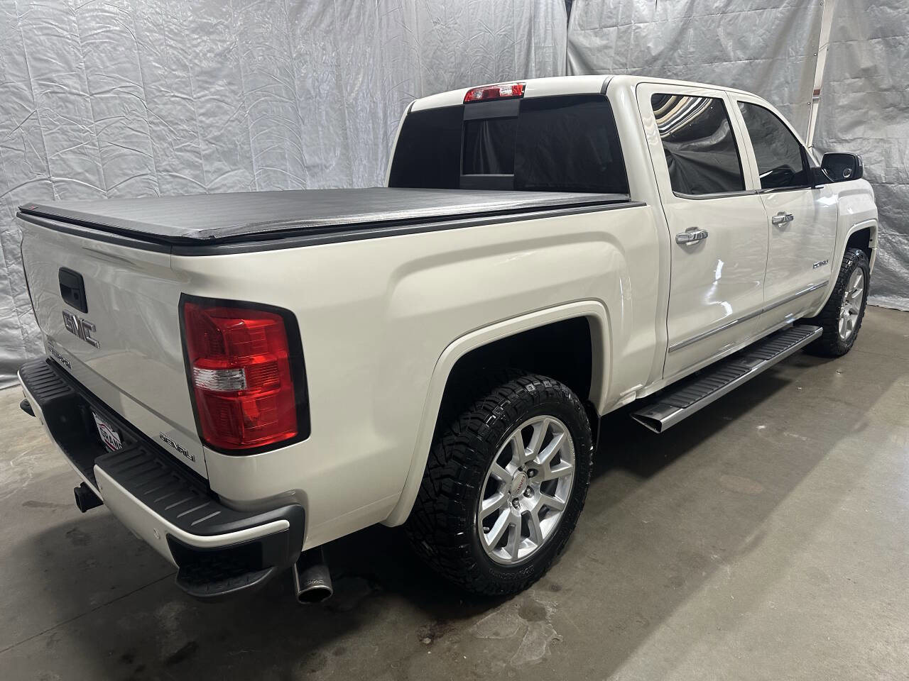 Used 2015 GMC Sierra 1500 Denali w/ Driver Alert Package AWD/4WD image 5