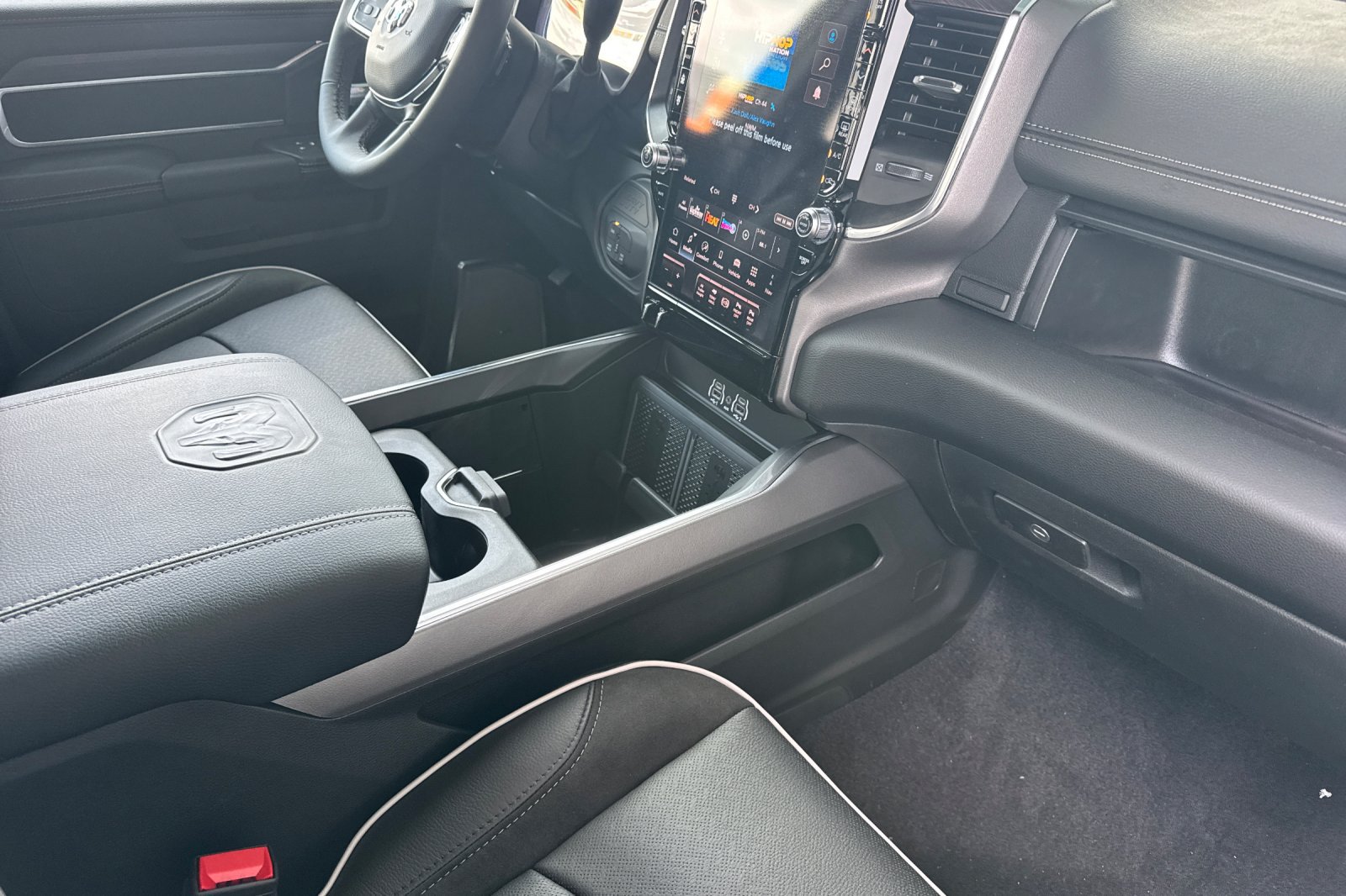 New 2027 RAM 3500 Laramie AWD/4WD image 14