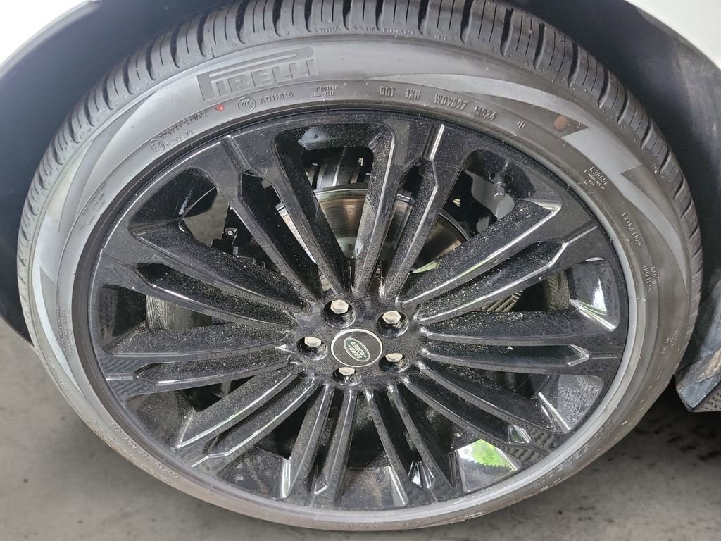 New 2026 Land Rover Range Rover Velar Dynamic SE image 12