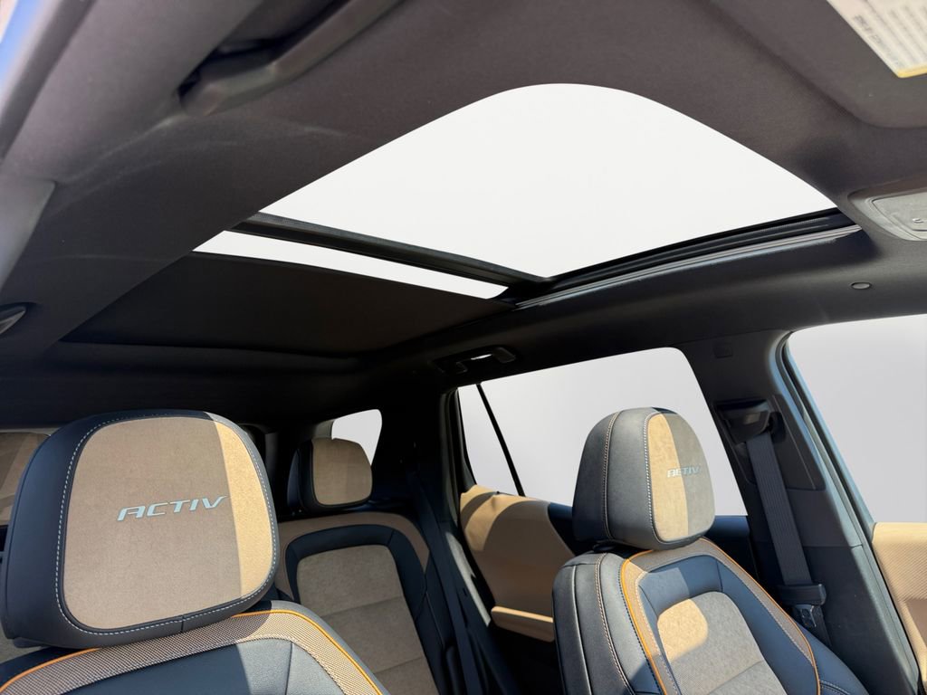Used 2025 Chevrolet Equinox ACTIV image 16