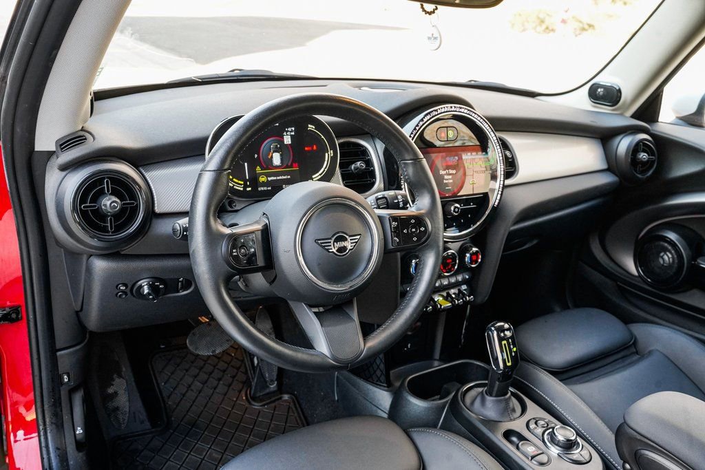 Certified 2024 MINI Cooper SE image 12