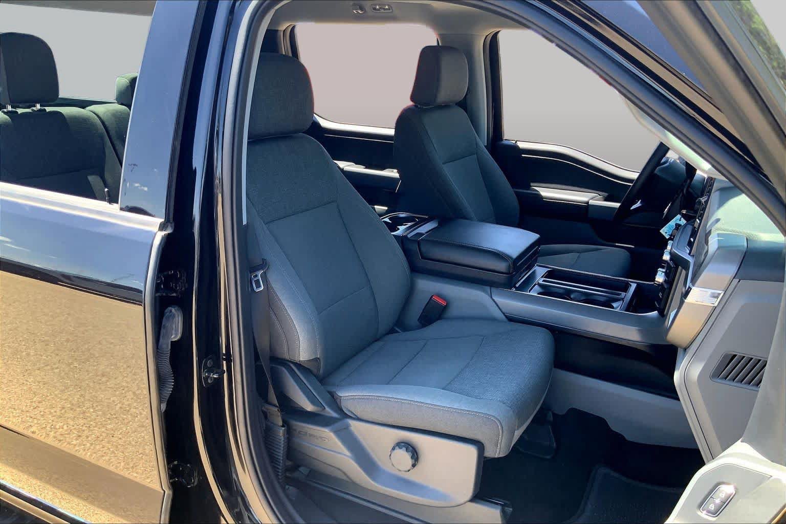 Used 2024 Ford F150 XLT w/ Mobile Office Package RWD image 9