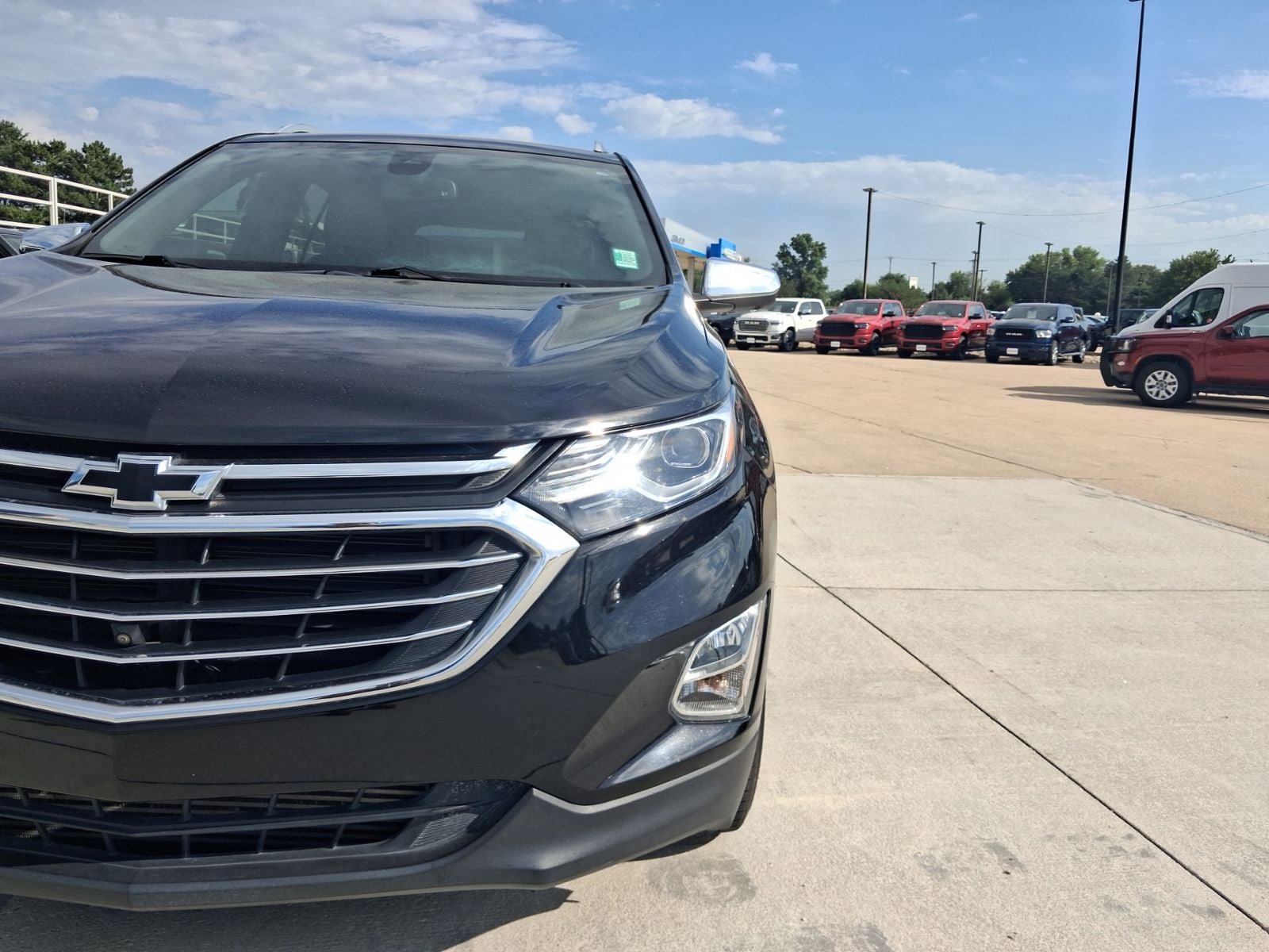 Used 2020 Chevrolet Equinox Premier FWD image 9