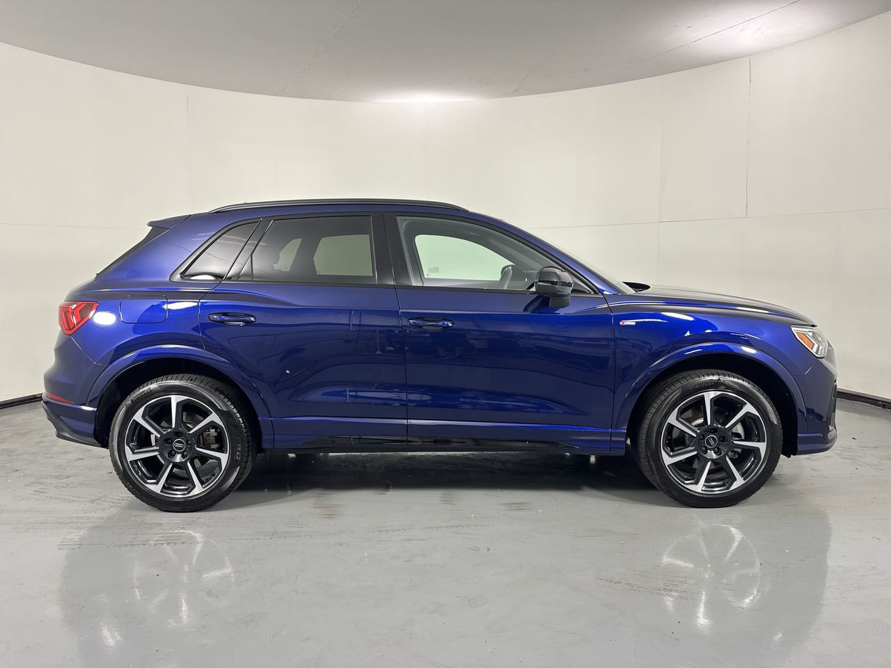 Used 2025 Audi Q3 2.0T Premium Plus w/ Premium Plus Package AWD/4WD image 38