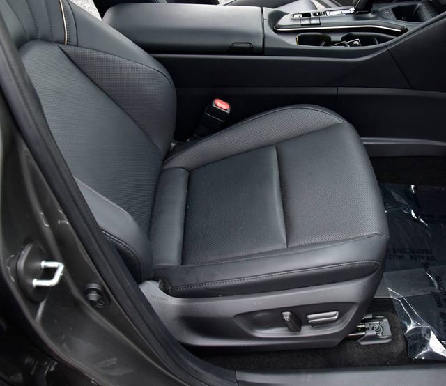 Used 2023 Toyota Crown Limited image 13