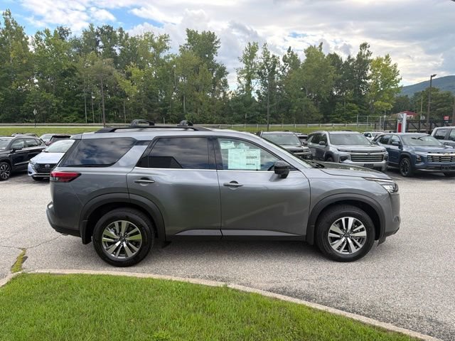 New 2026 Nissan Pathfinder SL AWD/4WD image 4