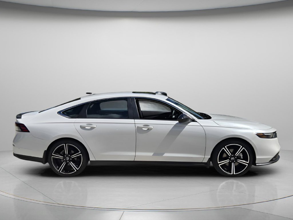 Certified 2025 Honda Accord Sport image 3