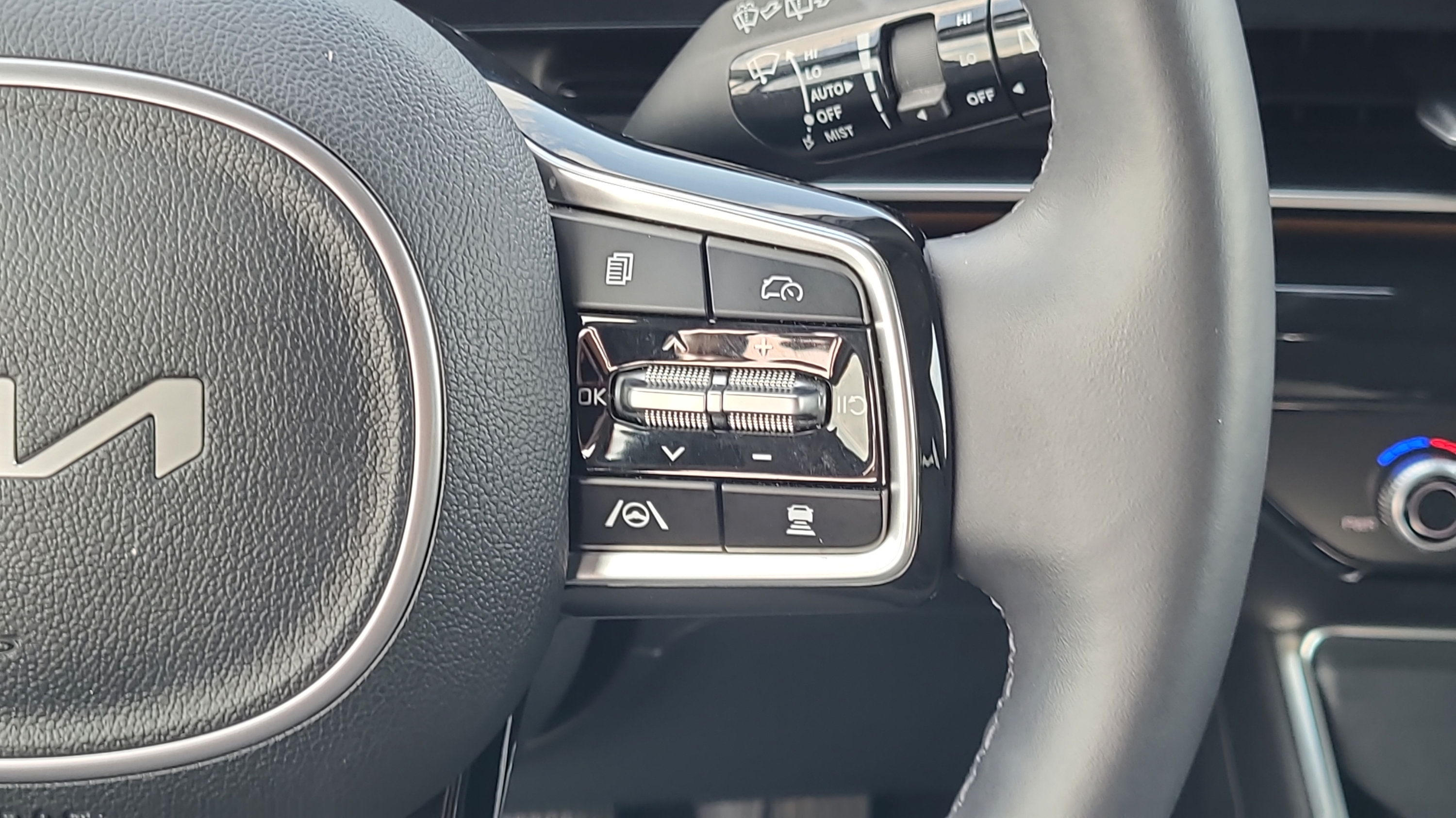 Used 2025 Kia Carnival SX Prestige FWD image 13