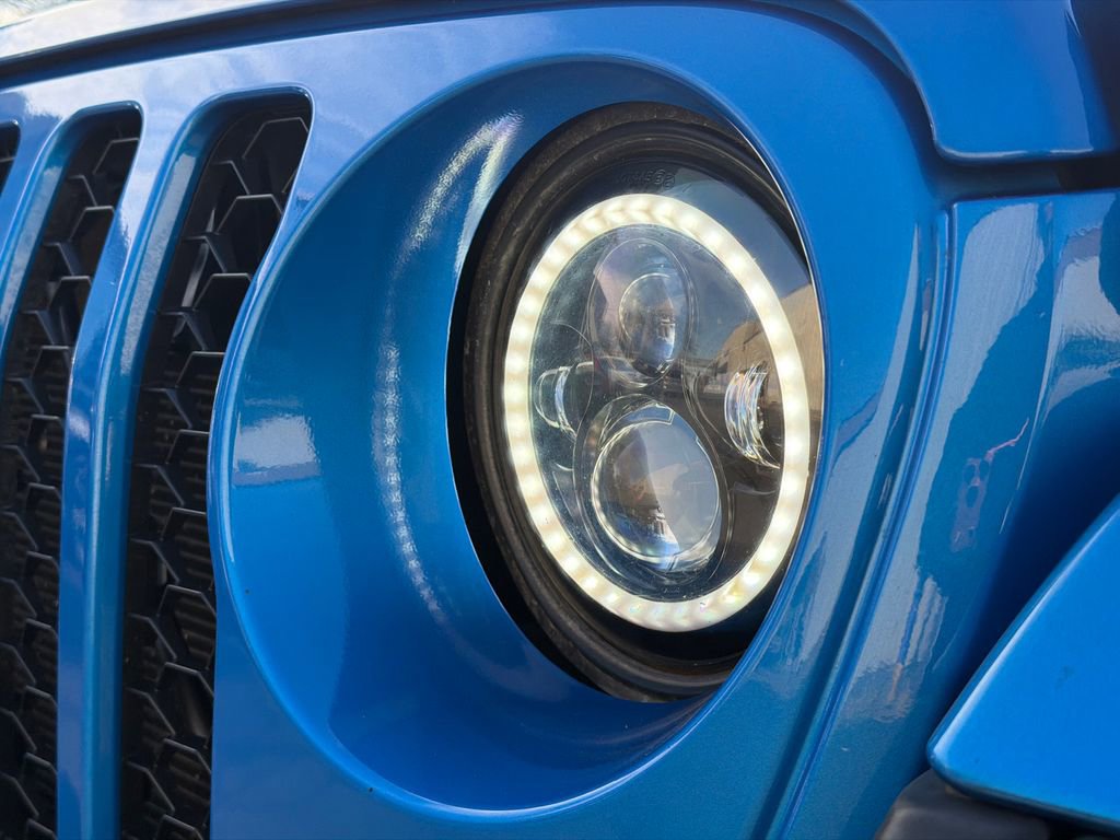 Used 2021 Jeep Gladiator Sport image 14