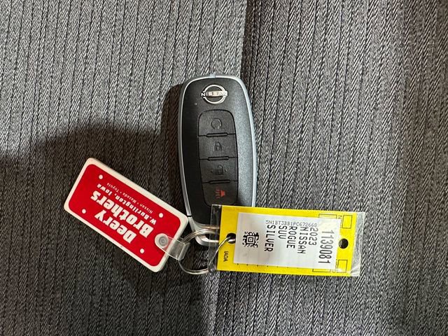 Used 2023 Nissan Rogue SV image 29