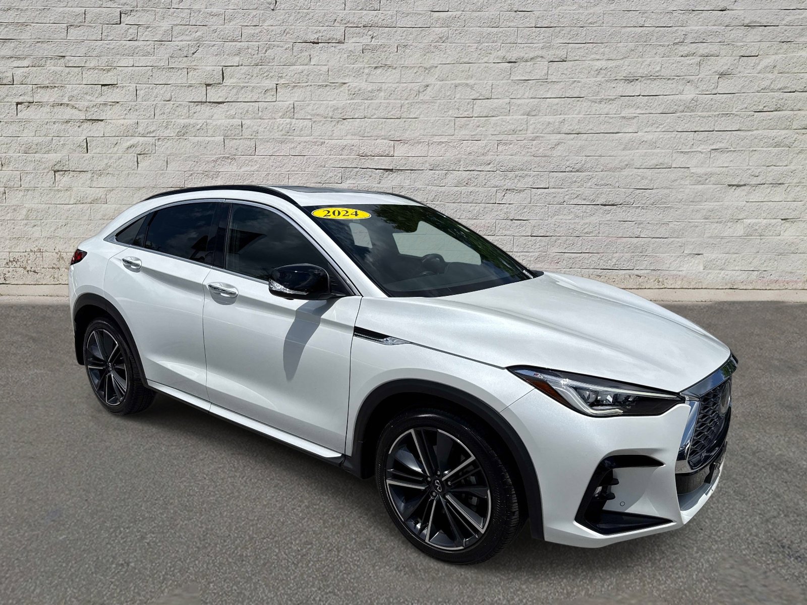 Used 2024 INFINITI QX55 Essential AWD/4WD image 3