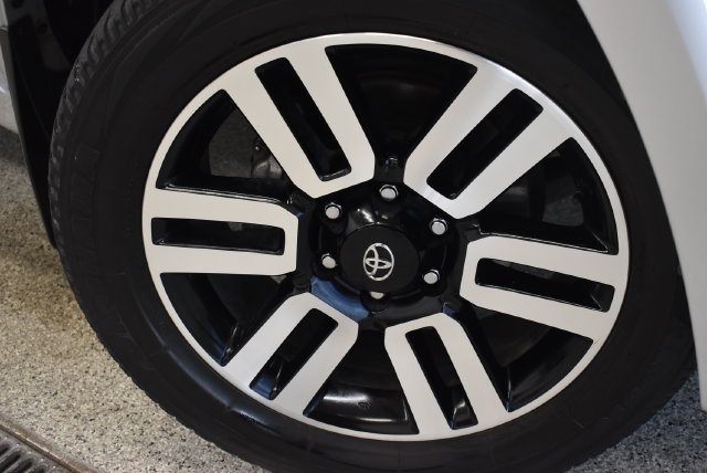 Used 2022 Toyota 4Runner Limited AWD/4WD image 29