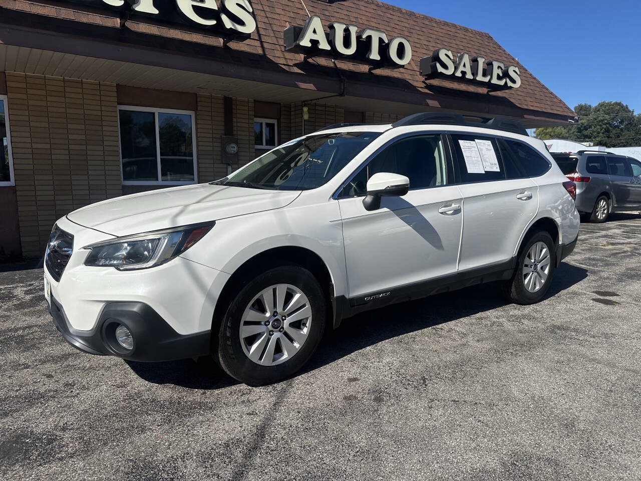 Used 2019 Subaru Outback 2.5i Premium AWD/4WD image 25
