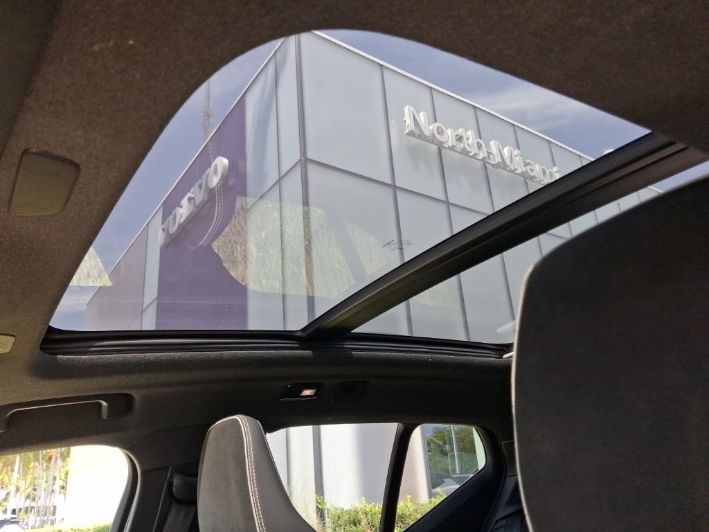 Used 2023 Volvo XC40 B5 Plus w/ Climate Package image 6