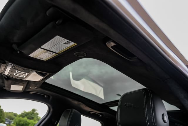 Used 2026 Jaguar F-PACE R-Dynamic S AWD/4WD image 4