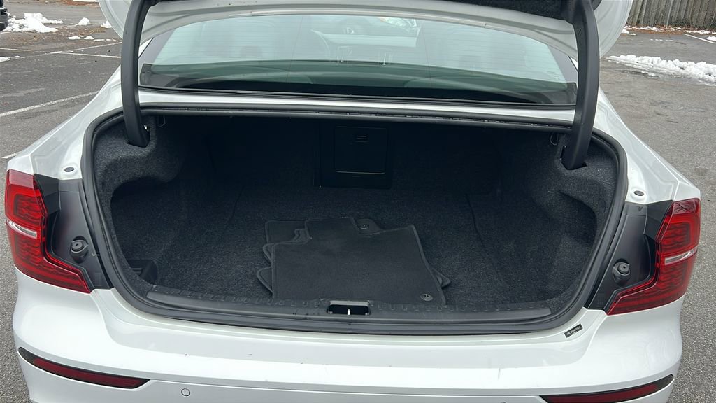 Used 2024 Volvo S60 B5 Core image 15
