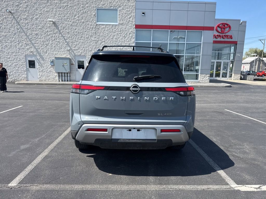 Used 2023 Nissan Pathfinder SL AWD/4WD image 5