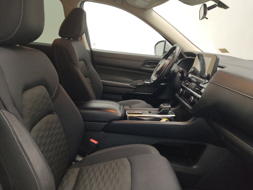 Used 2023 Nissan Pathfinder SV image 21