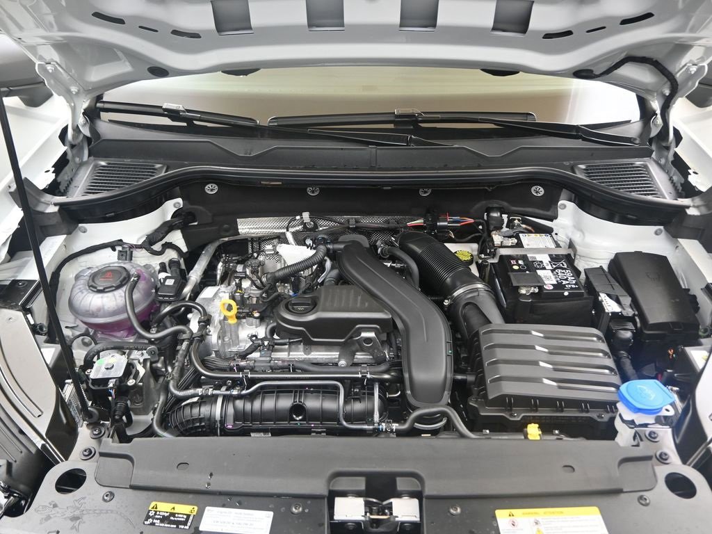 New 2025 Volkswagen Taos S image 10