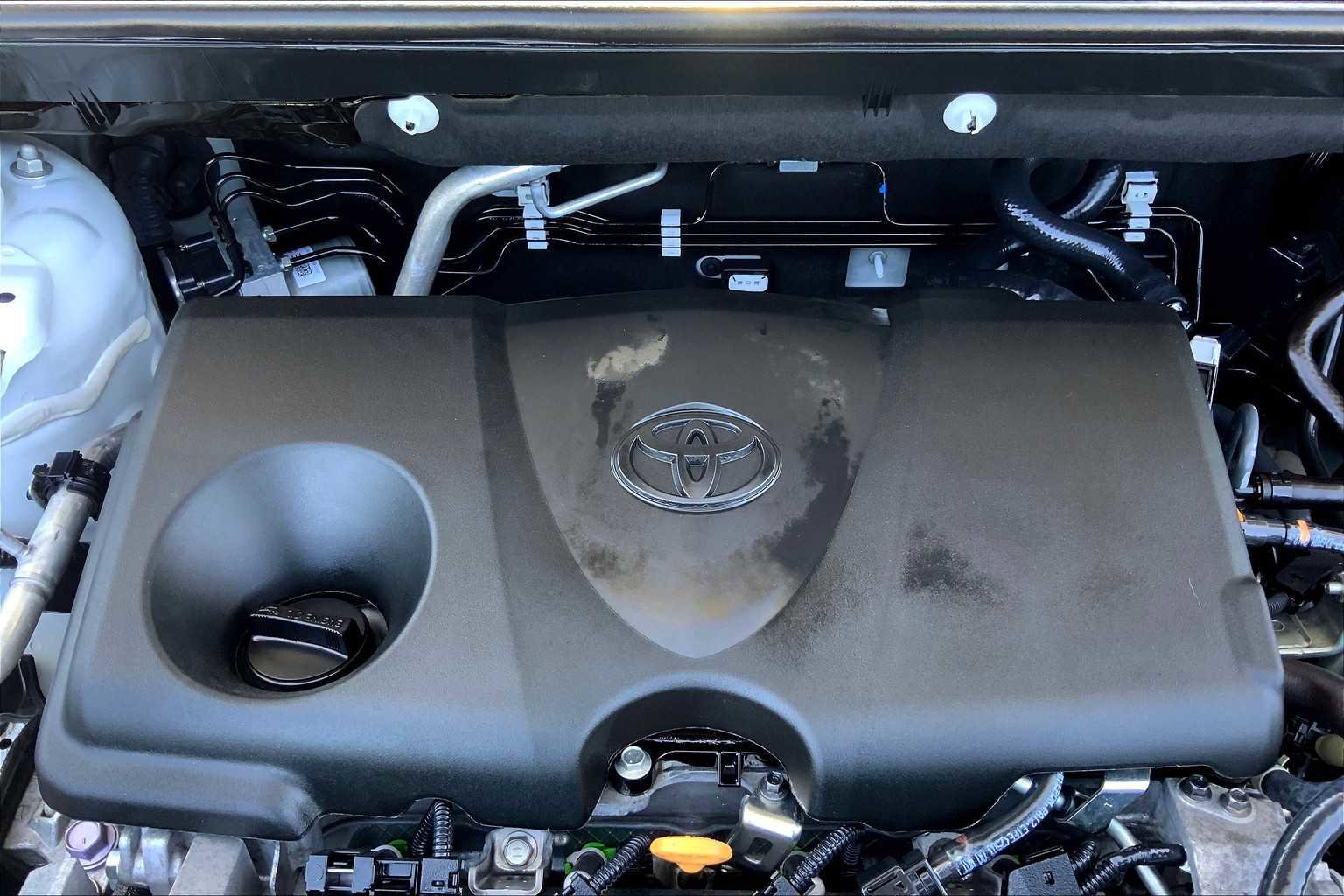 Used 2022 Toyota RAV4 XLE FWD image 31