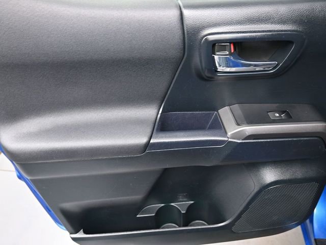 Used 2016 Toyota Tacoma TRD Off-Road image 19