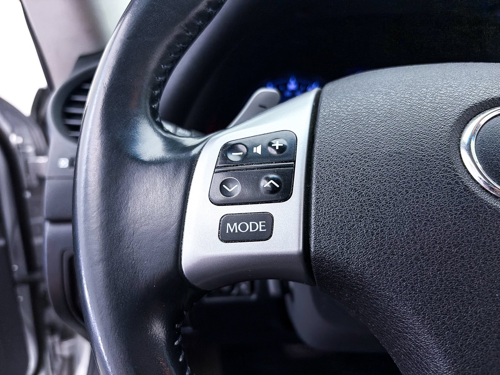 Used 2013 Lexus IS 250C w/ Luxury Pkg RWD image 22