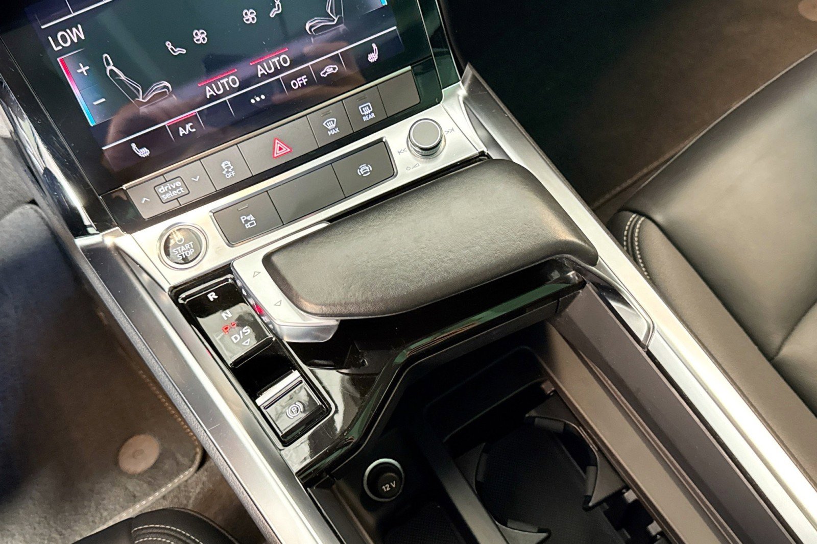 Used 2022 Audi e-tron Premium image 15