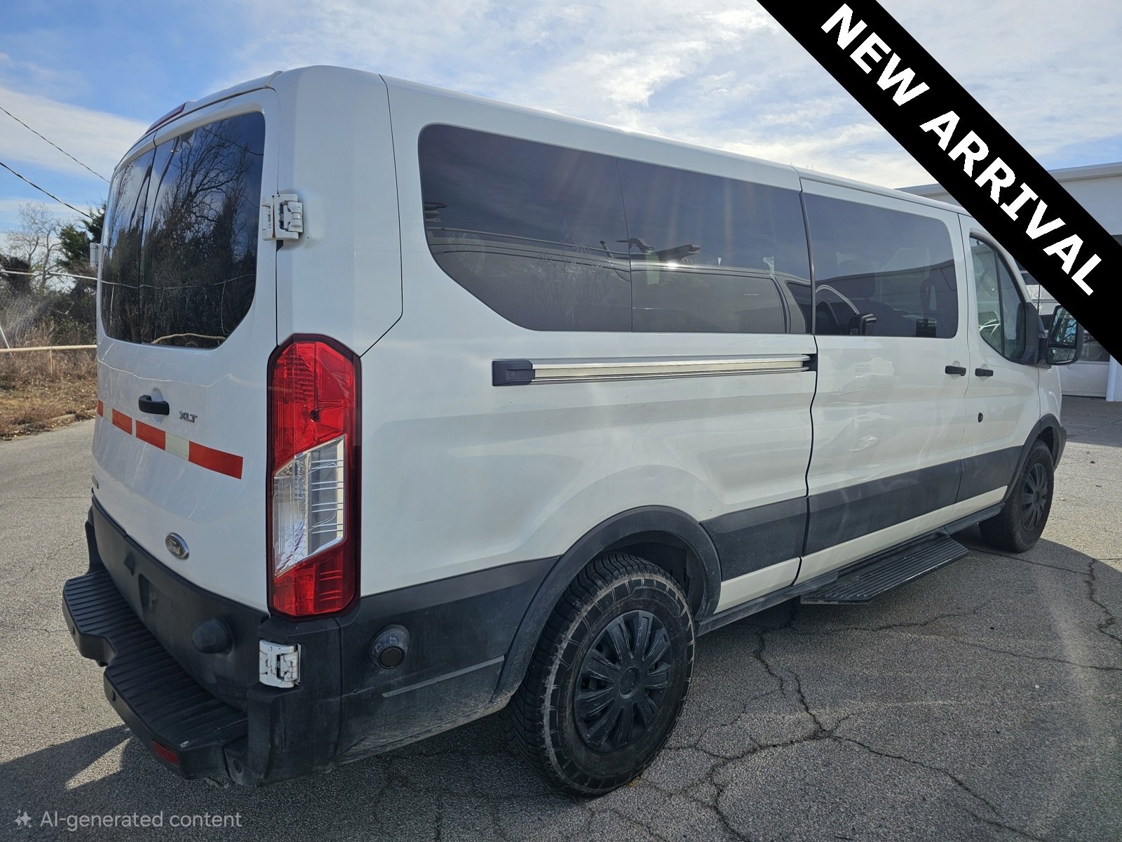 Used 2019 Ford Transit 350 XLT image 4