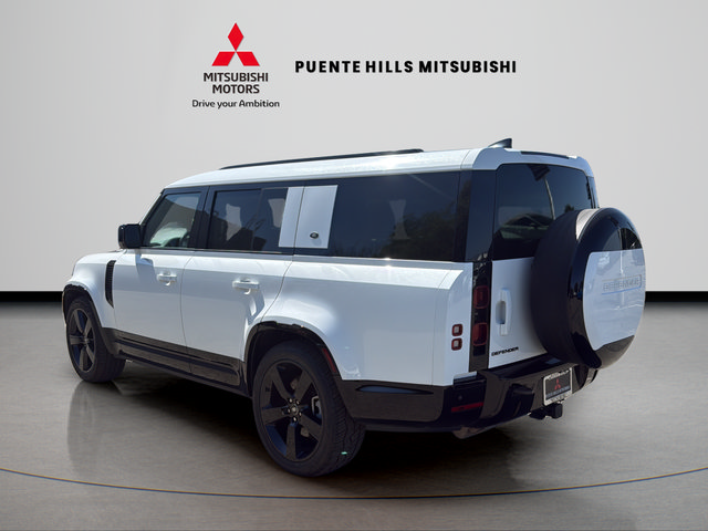 Used 2024 Land Rover Defender 130 X-Dynamic SE AWD/4WD image 7