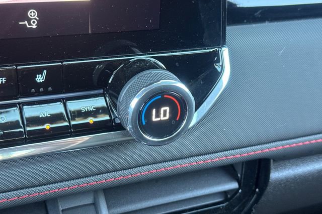 Used 2024 Chevrolet Colorado Z71 w/ Z71 Convenience Package 2 image 30