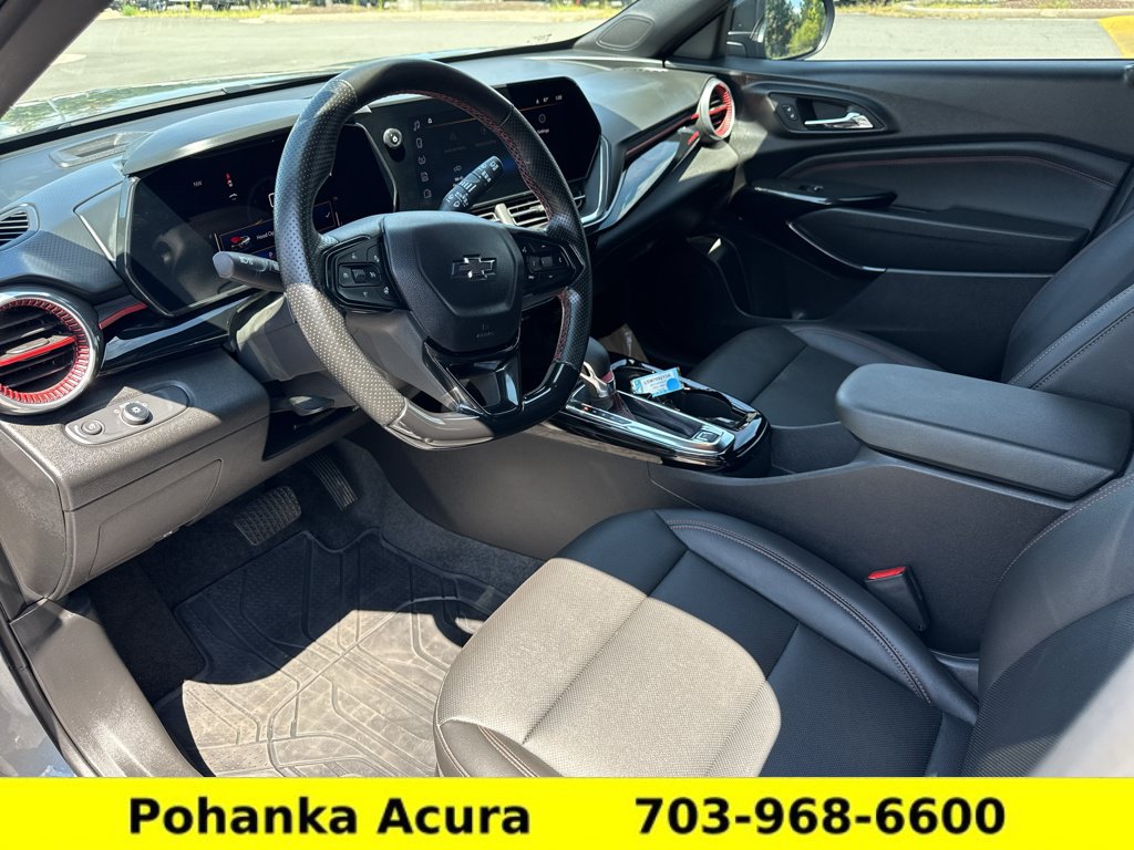Used 2024 Chevrolet Trax RS w/ Sunroof Package FWD image 18