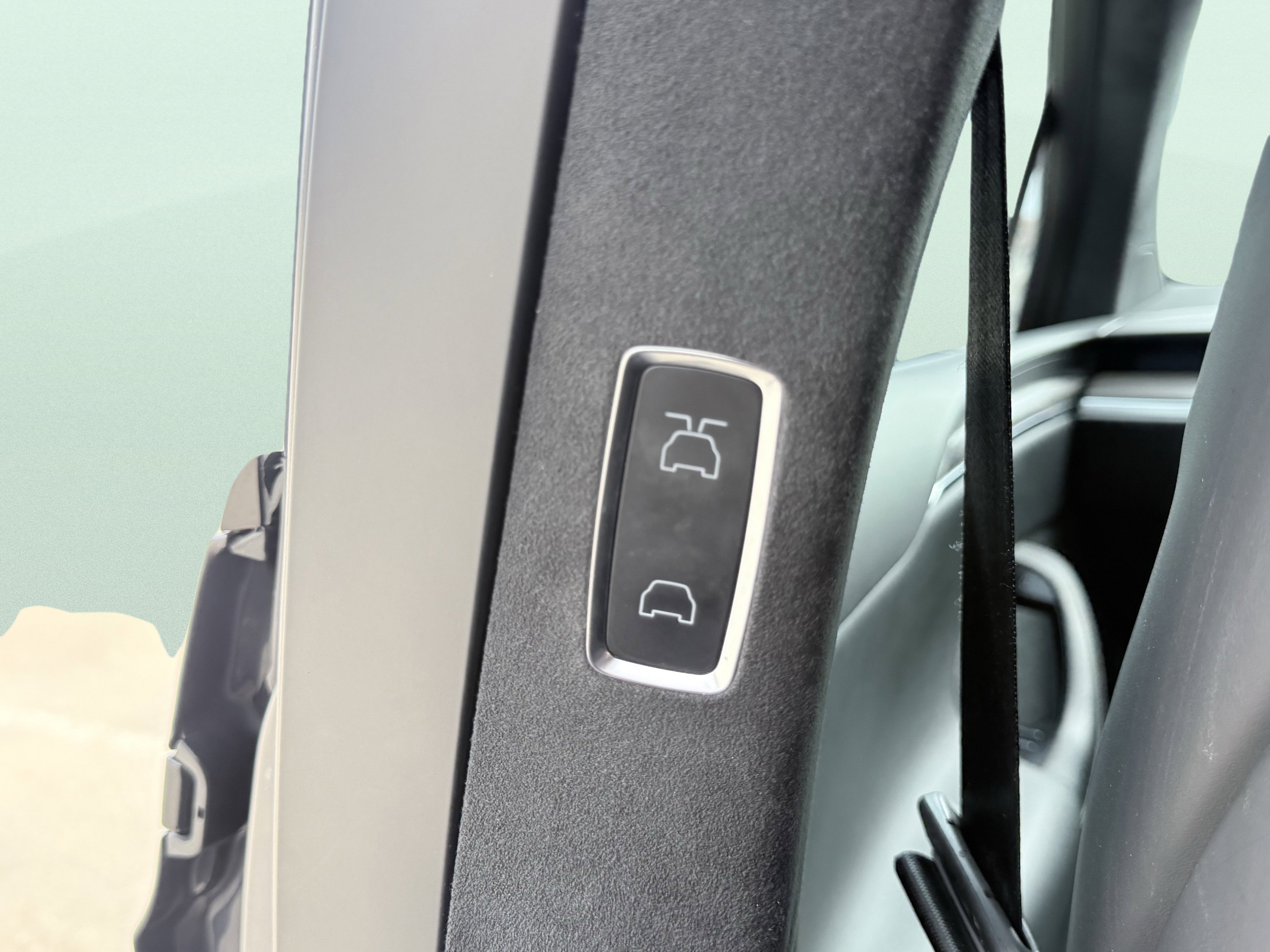 Used 2023 Tesla Model X image 33