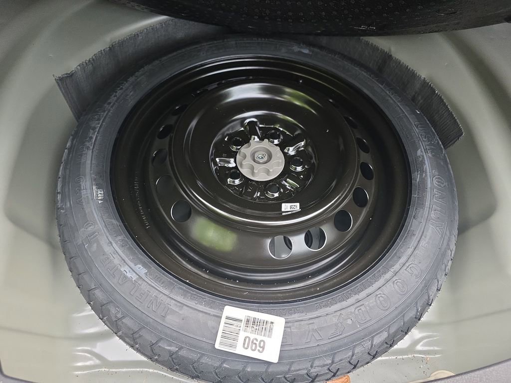 Used 2025 Toyota Camry SE w/ Convenience Package FWD image 34