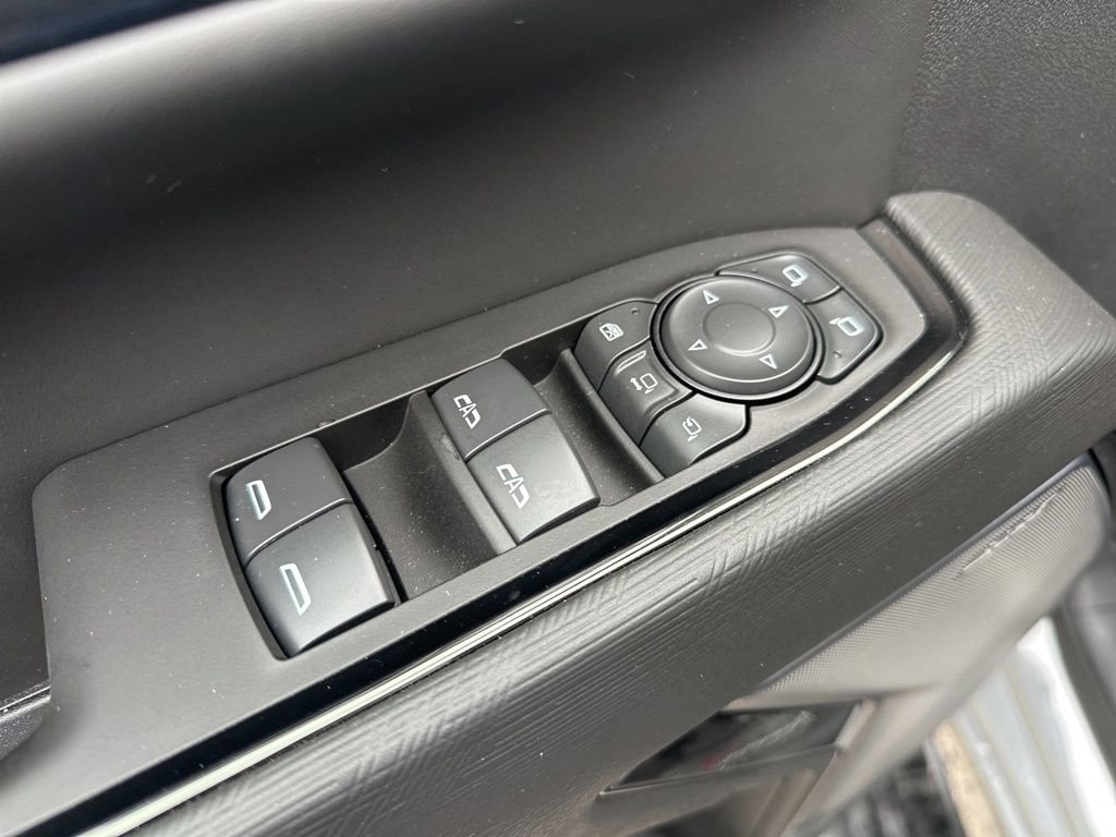 Used 2025 GMC Sierra 2500 AT4X image 16