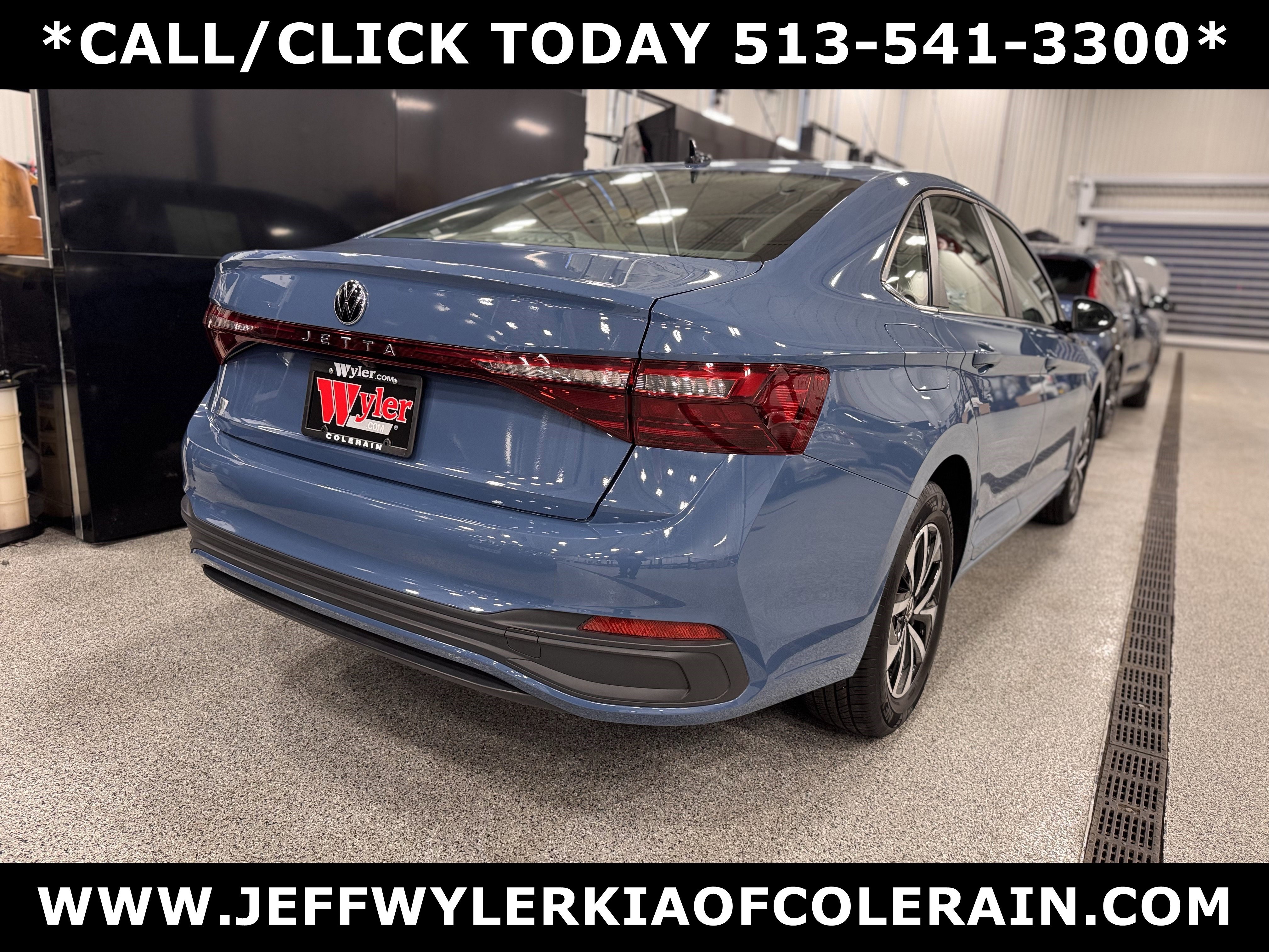 Used 2025 Volkswagen Jetta S image 3