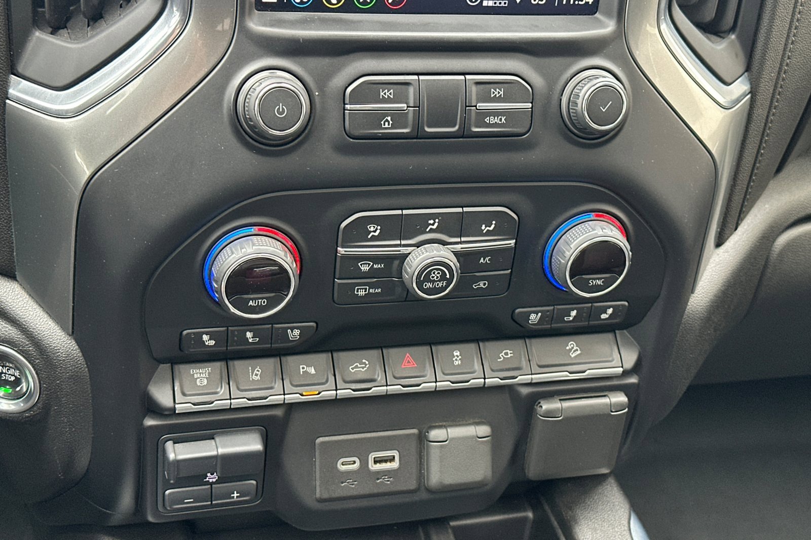 Used 2021 Chevrolet Silverado 2500 LTZ w/ Z71 Chrome Sport Edition image 27