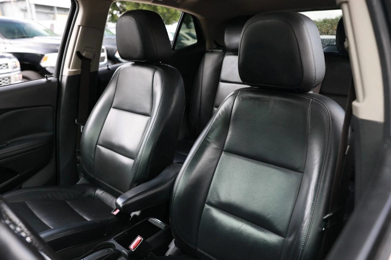 Used 2019 Buick Encore Essence FWD image 23